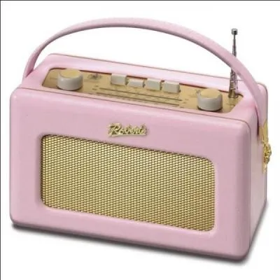 Jack Frantz est la voix off d'une radio. Laquelle ? ( la photo devrait vous aider).