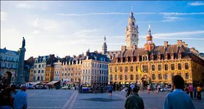 Qui est maire de Lille en août 2015 ?