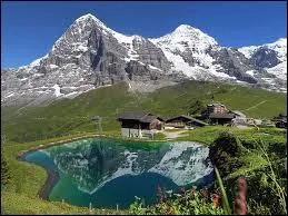 Quelle est la devise nationale de ce pays ?