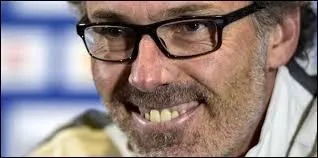 L'équipe française n'a jamais perdu lorsque 5 joueurs étaient alignés sur le terrain : Laurent Blanc, Lilian Thuram, Fabien Barthez, Marcel Desailly et ...
