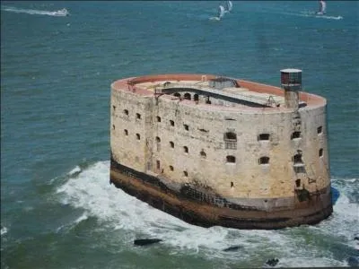 En quoi consiste l'émission Fort Boyard ?