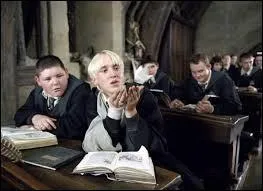 À qui Drago envoie-t-il ce papier ?