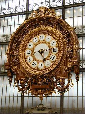 A quelle heure le superbe paquebot TItanic a-t-il sombré ?