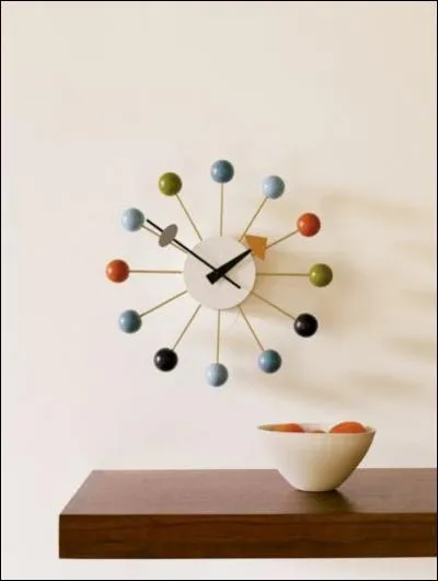 Jacques Dutronc chante Paris, qui s'éveille selon lui à quelle heure ?