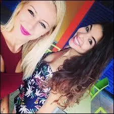 Ont-elles une chaîne 'Vlog' ?