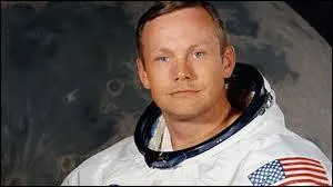 Il n'a pas ... de Neil Armstrong.