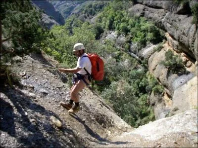 Pour ceux qui n'aiment pas l'eau ou la fraîcheur des canyons aquatiques, il est impossible de découvrir le canyonisme.