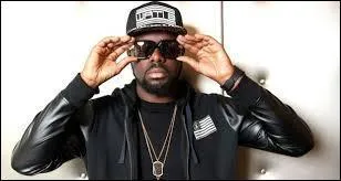 Maître Gims grandit 3e arrondissement de Paris.