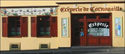 Pour bien finir notre périple brestois, quoi de mieux que d'aller manger dans une crêperie. Quelle boisson traditionnelle accompagne une bonne galette ?