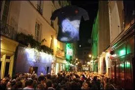 Après le match, je pense me rendre dans une célèbre rue de Rennes, la rue de la soif. Mais quel est le nom exact de cette rue ?
