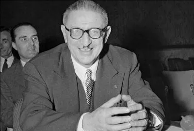 Il a cr&eacute;&eacute; les compagnies r&eacute;publicaines de s&eacute;curit&eacute;, quel m&eacute;tier a-t-il exerc&eacute; ?