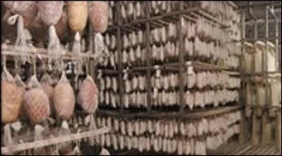 Comment se fait l'affinage des saucissons ?