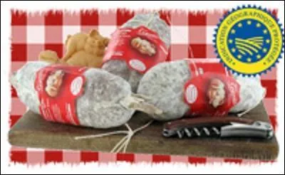 Pour finir, savez-vous de quoi est enduit le saucisson ardéchois ?