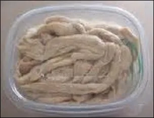 Comment ferme-t-on les boyaux dans lesquels sont enveloppées les viandes hachées ?