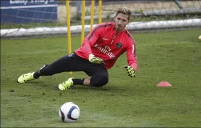 Lors du mercato d'été 2015, Paris enregistre l'arrivée de deux joueurs que personne n'attendait. Qui est-ce ?