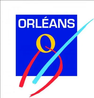 La voiture conduite par De Funès (avec son chauffeur Salomon comme passager) est arrêtée dans un village. Des mariés sortent d'une église et partent en voiture. Quel nombre figure à la fin de la plaque minéralogique ?