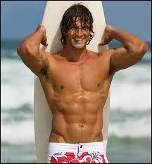 Parmi la multitude d'activités sportives nautiques, le surf fait partie des plus populaires. En France, quelle zone géographique est réputée pour la pratique de cette activité ?