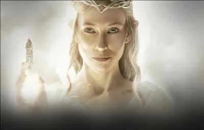 On continue avec Galadriel. Mais qui joue ce rôle ?