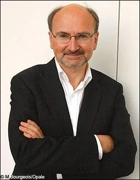 Comment se nomme le remplaçant de Jean-Paul Olivier sur France TV ?