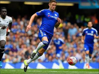 Champion d'Angleterre, à quel club est ce maillot ?