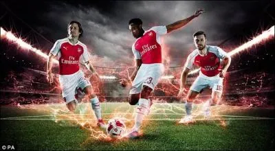 Troisième du championnat anglais 2014/2015, à quel club est ce maillot ?