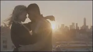 Complétez cette chanson du titre "Est-ce que tu aimes" : 
"On était tellement complices, 
On a brisé nos complexes
Pour te faire comprendre
T'avais juste à... "