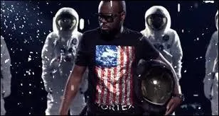 Il a fait cette chanson avec le groupe "The Shin Sekaï". Quelle est-elle ?