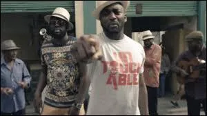 Dans quelle chanson pouvez-vous entendre ces paroles : 
"Monsieur Djuna, les papiers du véhicule 
Monsieur l'agent je ne possède que des tubes 
Il se peut qu'vous m'ayez flashé dans la ville 
Vous qui vouliez une photo pour votre fille " ?