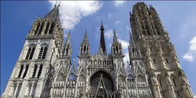 Enfin pour finir mon séjour à Rouen, j'ai pu rentrer dans la cathédrale. Quel est son style ?