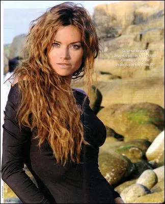 Quel est le titre de cette saga dans laquelle Ingrid Chauvin joue le rôle de Marie Kermeur, une jeune policière qui revient sur son île natale et qui doit faire face à de nombreux événements étranges ?