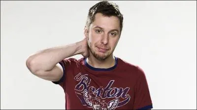 Comment s'appelle le cousin ?