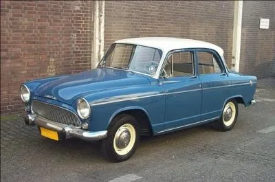 Quelle est cette voiture populaire française ?