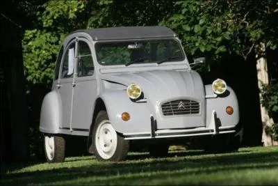 Quelle est cette voiture populaire française ?