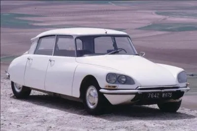 Quelle est cette voiture populaire française ?