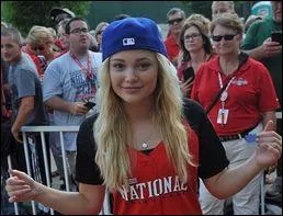 Avec lequel de ces garçons est-elle sortie ?