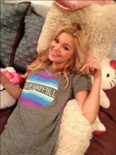 Elle chante une chanson pour la chaîne Disney Nature, laquelle ?