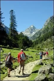 Lotoise pratique régulièrement une activité qu'elle adore, la _________, en particulier sur les sentiers des forêts du Perche, en région Centre.