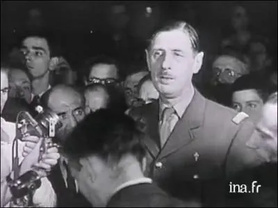 Quelle ville était "outragée, brisée, martyrisée mais libérée" selon le général Charles de Gaulle en 1944 ?
