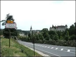 Nous retournons dans l'aire urbaine de P&eacute;rigueux. Cette fois-ci je vous emm&egrave;ne &agrave; Ch&acirc;teau-l'&Eacute;v&ecirc;que . Nous sommes dans le d&eacute;partement ...