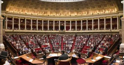 Combien de députés siègent à l'Assemblée nationale ?