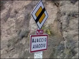 Ajaccio est la préfecture de la Corse-du-Sud.
Comment se nomment ses habitants ?