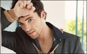 Quelle est la couleur de cheveux d'Ezra Fitz ?