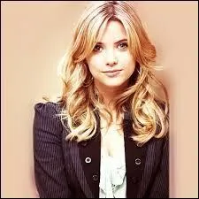 De quelle couleur sont les yeux d'Hanna Marin ?