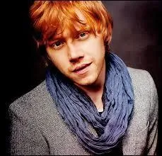 Quelle est la densité des cheveux roux comparée à la moyenne ?