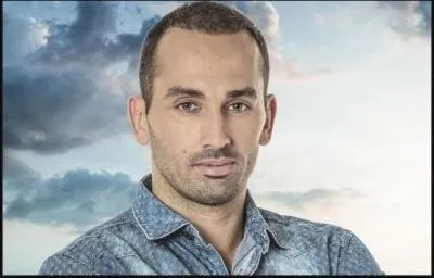 Quel candidat est le leader de l'équipe et qui joue pour l'équipe ?