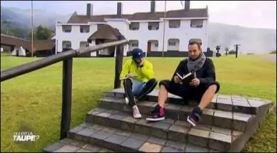 Citez dans l'ordre les candidats éliminés : à gauche le premier éliminé et à droite le dernier éliminé juste avant la finale.