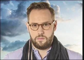 Comment s'appelle le candidat qui paraît peureux ?