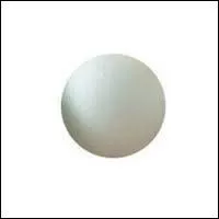 Petite sphère en celluloïd de couleur orange ou blanche et ne pesant que 2, 7 g, je suis utilisée sur une table de jeu dans un sport de raquette olympique depuis 1988 qui est :