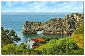 Quelle mer borde au sud l'Espagne ?