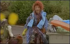 Quelle actrice incarne le rôle de Ginette Sarclay dans le film "Les Visiteurs 2 : Les Couloirs du temps" ?